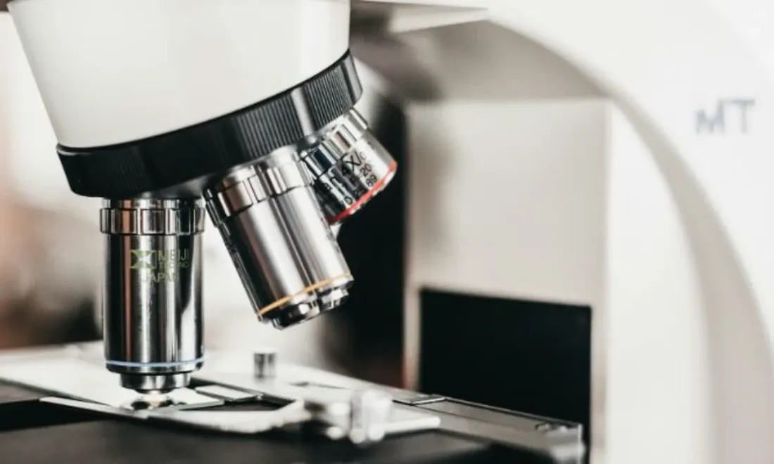 Laboratory microscope