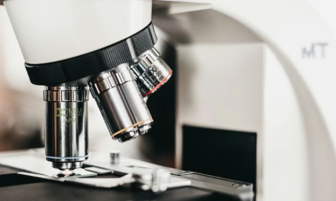 microscope-1100x660